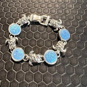 Turtle Bracelet 8 with Blue Sea Glass Made of Sterling Silver